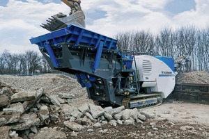  2 The MC&nbsp;100&nbsp;R&nbsp;EVO mobile jaw crusher from the latest Kleemann EVO generation is highly versatile thanks to the maximum feed capacity of 220&nbsp;t/h 
